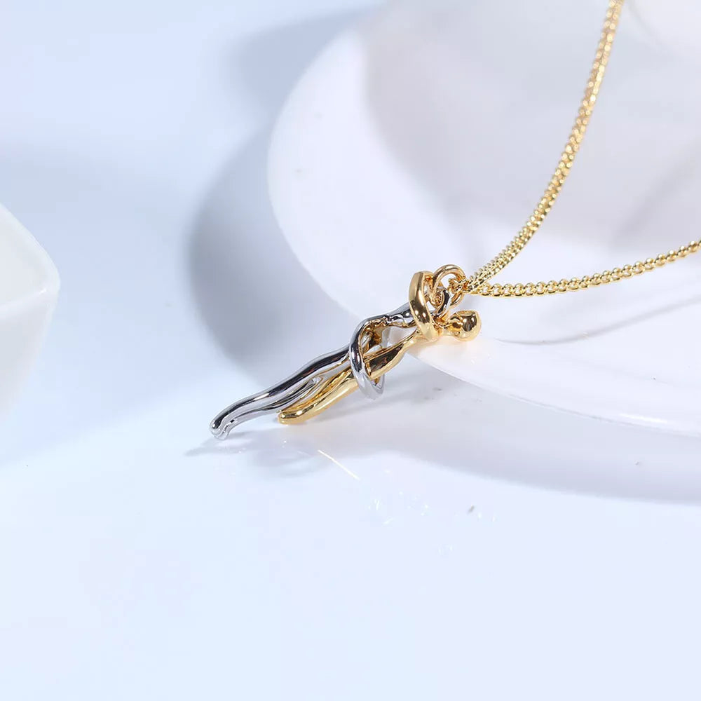 Inseparable Couple Hug Necklace, Unisex Lovers Hugging Pendant Necklace