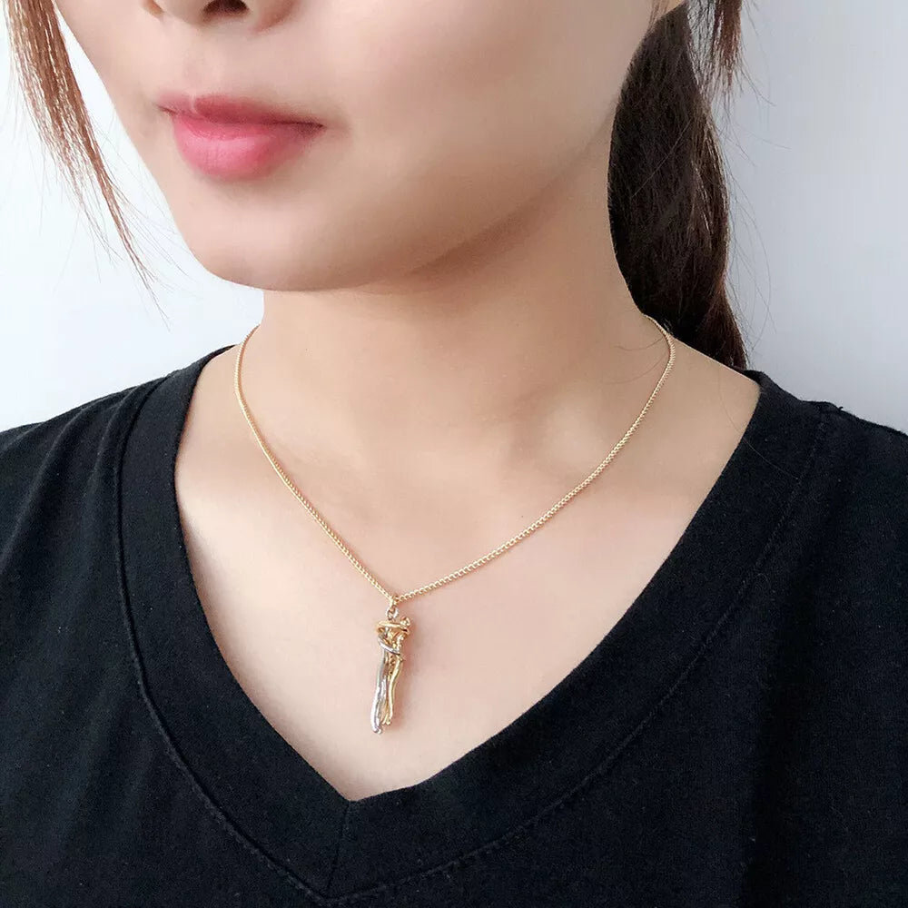 Inseparable Couple Hug Necklace, Unisex Lovers Hugging Pendant Necklace